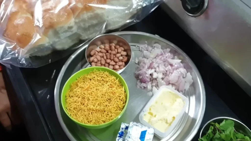 Ingredients For Dabeli Recipe In Marathi